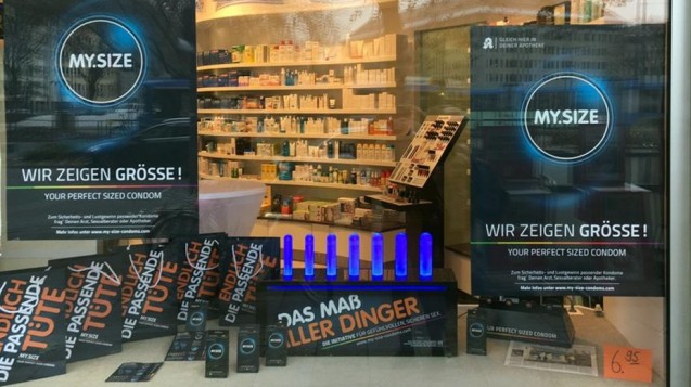 Kondom statt Porno: Nach dem Hackerangriff versucht die Cleemann-Apotheke in München das Beste aus der Situation zu machen. (Foto: Apotheke)