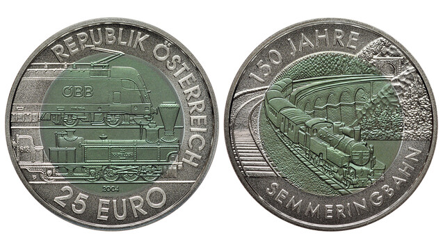 Die Österreicher waren die ersten, die farbige Münzen prägten – diese grüne Sammlermünze in einer Auflage von 50.000 Stück. (Foto: Yaroslav - stock.adobe.com)