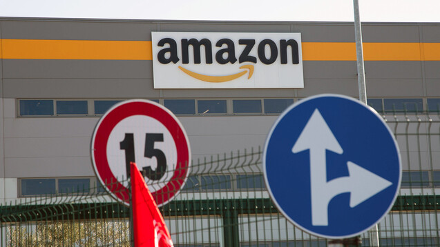 Amazon expandiert in verschiedene Richtungen – ursprünglich mit Büchern gestartet, versucht der Internetriese mit seiner Tochter Amazon Care inzwischen auch den US-Gesundheitsmarkt zu erobern. (x / Foto: IMAGO / Pacific Press Agency)
