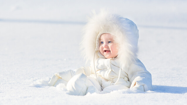 Babyhaut braucht im Winter einen anderen Schutz als die reife Haut von Erwachsenen. (s / Foto: famveldman / AdobeStock)&nbsp;