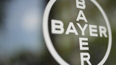 Der Pharmakonzern Bayer hat Stellenstreichungen angekündigt, insgesamt sollen 12.000 Arbeitsplätze wegfallen, unter anderem weil es in der Pharmasparte nicht gut läuft derzeit. (Foto: Imago)