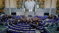 Der Bundestag hat am heutigen Donnerstag auch in namentlicher Abstimmung das Masernschutzgesetz beschlossen. (b/Foto: imago images / Spicker)