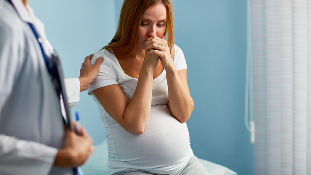 Eine Schwangerschaft kann auch Sorgen mit sich bringen. Dennoch muss HIV nicht bedeuten, dass man keine gesunden Kinder zur Welt bringen kann. (Foto: pressmaster / stock.adobe.com)