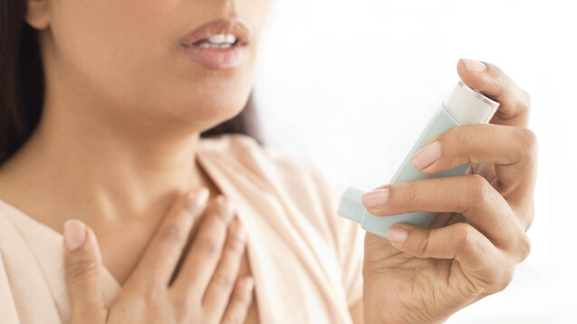 Pneumologen entwarnen bei Asthma, Fallserien wiesen bereits im Frühjahr 2020 darauf hin, dass Patienten mit Asthma kein höheres Risiko für schwere COVID-19-Verläufe hätten, das gelte selbst für schwere Asthmatiker unter Biologika-Therapie. (Foto: imago images / Science Photo Library)