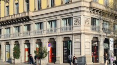 Die Parafarmcia, die Amazon gehört, am Piazzale Cadorna in Mailand. Der neue Eigentümer lässt seit Ende Februar renovieren. (Foto: Pharmacy Scanner/Screenshot)