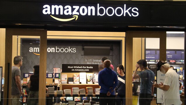 In den USA betreibt Amazon seit einiger Zeit Buchläden vor Ort. Viele alteingesessene Buchhändler konnten zuvor der Konkurrenz durch den Online-Riesen nicht standhalten. ( r / Foto: imago)
