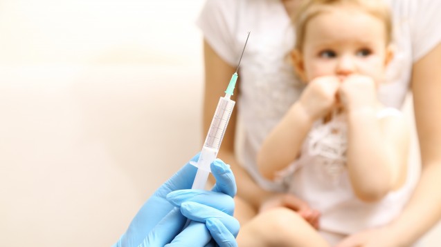 Die Befürchtung vieler Eltern, dass viele, frühe Impfungen dem Immunsystem schaden, konnte nicht nachgewisen werden. (Foto: doroguzenda / stock.adobe)