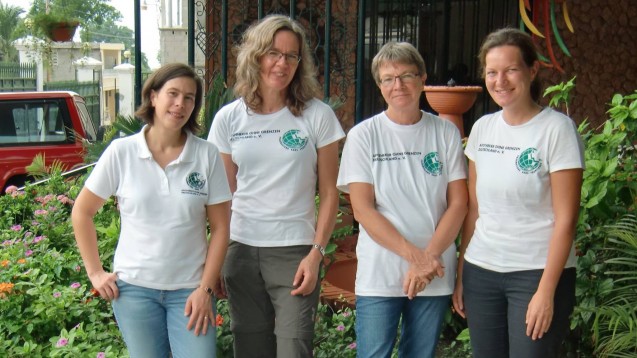 Das Team von Apotheker ohne Grenzen: Geschäftsführerin Eliette Fischbach mit ihren Kolleginnen Bettina Rüdy, Barbara Leimkugel und Dorothea Wedler. (Foto: AoG)