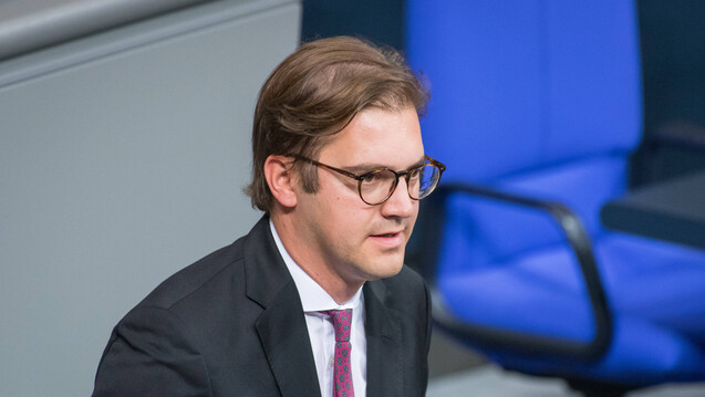 Der CSU-Abgeordnete Stephan Pilsinger will nicht mehr tatenlos zusehen, wie EU-Versender die Regeln im deutschen Arzneimittelmarkt brechen. (Foto: imago images / Christian Spicker)