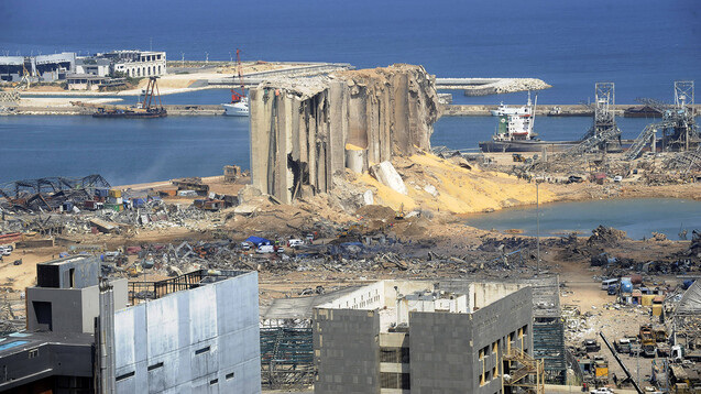 Ein Bild der Zerstörung: Der Hafen der libanesischen Hauptstadt Beirut. Tausende Verletzte sind zu versorgen.&nbsp;(Foto: imago images / UPI Photo)