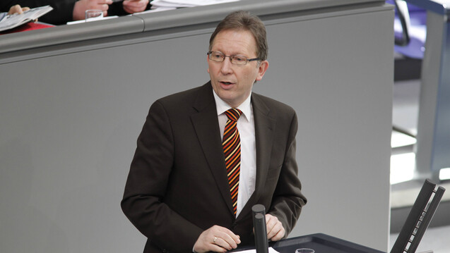 CDU-Politiker Erwin Rüddel möchte durch Cannabis-Modellversuche herausfinden, welche Auswirkungen eine Legalisierung haben könnte. (c / Foto: imago)