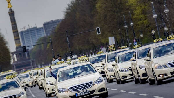 Taxis versus Uber: Was die Diskussion mit den Apotheken zu tun hat