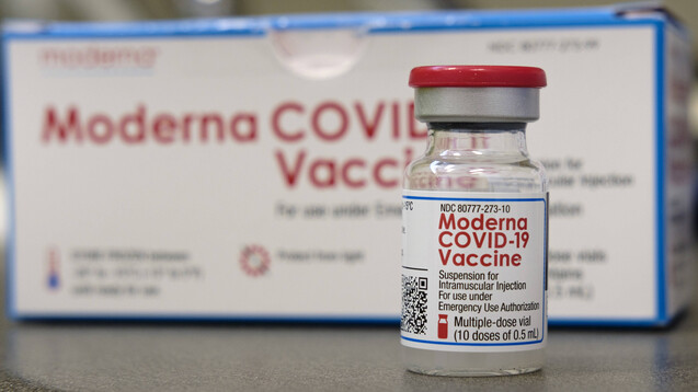 In den USA wird der Moderna Impfstoff gegen COVID-19 nach einer Notfallzulassung der FDA bereits seit kurz vor Weihnachten verabreicht. Jetzt steht die Vakzine auch für Europa zur Verfügung. (Foto: imago images / ZUMA Wire)