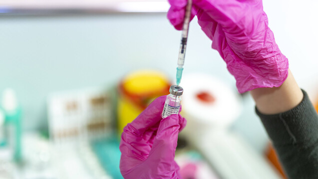 Der BVDAK macht sich erneut dafür stark, die Apotheken in die Impfkampagne einzubeziehen. (Foto: IMAGO / Kirchner-Media)