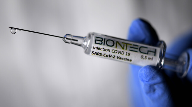 Großbritannien hat als erstes Land weltweit den Corona-Impftoff BNT162b2 von Biontech/Pfizer zugelassen. (Foto: imago images / Laci Perenyi)