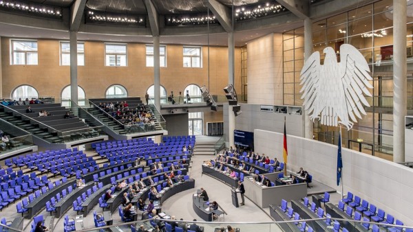 Bundestag beschließt höheres Apothekenhonorar