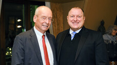 Dr. Richard Klämbt (links) gibt nach mehr als 30 Jahren den Vorstandsvorsitz beim ZL ab. Das Ruder übernimmt Dr. Armin Hoffmann aus Nordrhein. (Foto: ZL / Wagenzik)
