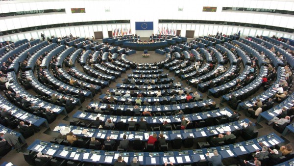 EU-Gesundheitsausschuss will Apotheker und Ärzte schützen