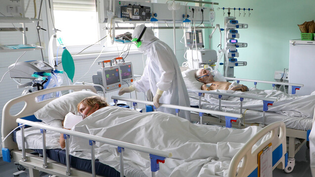 COVID-19-Patienten auf der Intensivstation eines Krankenhauses in der Region Volgograd, Russland. (x / Foto: IMAGO / ITAR-TASS)