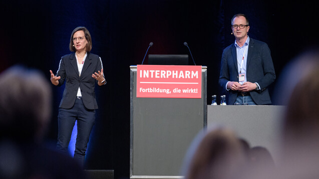Apothekerin
Ina Richling und Kardiologe Christian Fechtrup auf der Interpharm. (m / Foto: Balk)
