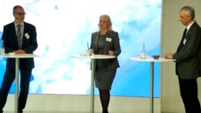 Stefan Fink (DAV), Christiane Müller (VZA) und Thomas Müller (BMG) bei einer Diskussionsrunde der AG Biosimilars. (Screenshot: Youtube/ProBiosimilars) )