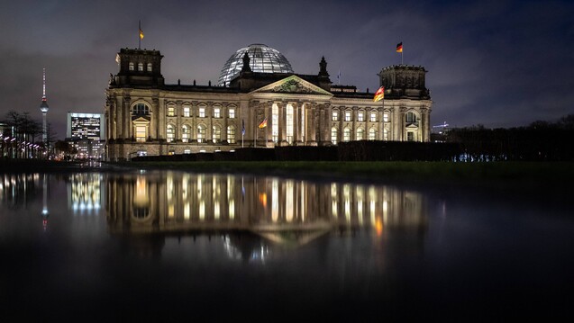 Beschlossene Sache: In einer Nachtsitzung hat der Bundestag das Gesetz für mehr Sicherheit in der Arzneimittelversorgung
(GSAV) beschlossen. (s / Foto: imago images / photothek)