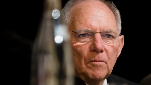 Gegen das Verbot: Bundesfinanzminister Wolfgang Schäuble (CDU) hat nach Informationen von DAZ.online gegen das von seinem Parteikollegen Hermann Gröhe vorgelegte Rx-Versandverbot gestimmt. (Foto: dpa)