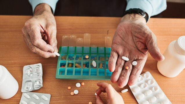 Ältere Menschen bekommen mehr Arzneimittel verordnet als jüngere – und nicht immer sind sie für ihre Altersgruppe geeignet. (Foto: Przemek Klos / AdobeStock)