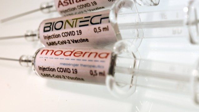 Biontech Pfizer Versus Moderna Die Zugelassenen Mrna Impfstoffe Im Vergleich
