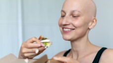 Im Wesentlichen sollten sich an Krebs Erkrankte so ernähren wie Gesunde. (Foto: Kirill Gorlov / AdobeStock)