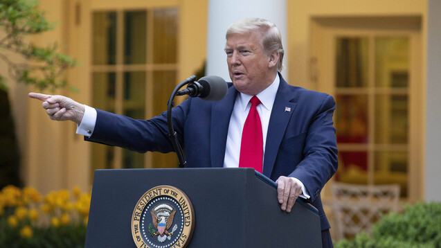 In der Coronakrise zeigt US-Präsident Donald Trump mit dem Finger gerne auch auf Andere. Seiner Ansicht nach sei die WHO Schuld an der aktuellen Lage und habe den Tod vieler Menschen zu verschulden. ( r / Foto: imago imaes / ZUMA Wire)