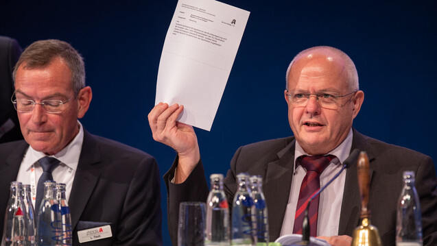 Bei der ABDA-Mitgliederversammlung haben die Vertreter von Kammern und Verbänden am heutigen Donnerstag Teile des Reformplans von Jens Spahn (CDU) abgelehnt und einen Gegenvorschlag formuliert. (c / Foto: Schelbert)