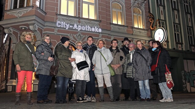 Die Betroffenen haben immer wieder vor der mittlerweile in City-Apotheke umbenannten Apotheke demonstriert. Das Land NRW will sie nun mit einem Fonds von insgesamt 10 Millionen Euro unterstützen. (s / Foto: IMAGO / Gottfried Czepluch)